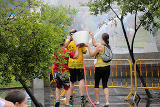 Guerra de agua en las fiestas de Desierto