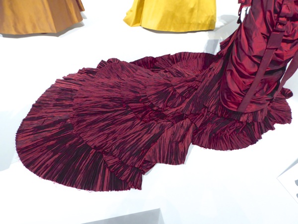 Crimson Peak Lucille gown train detail