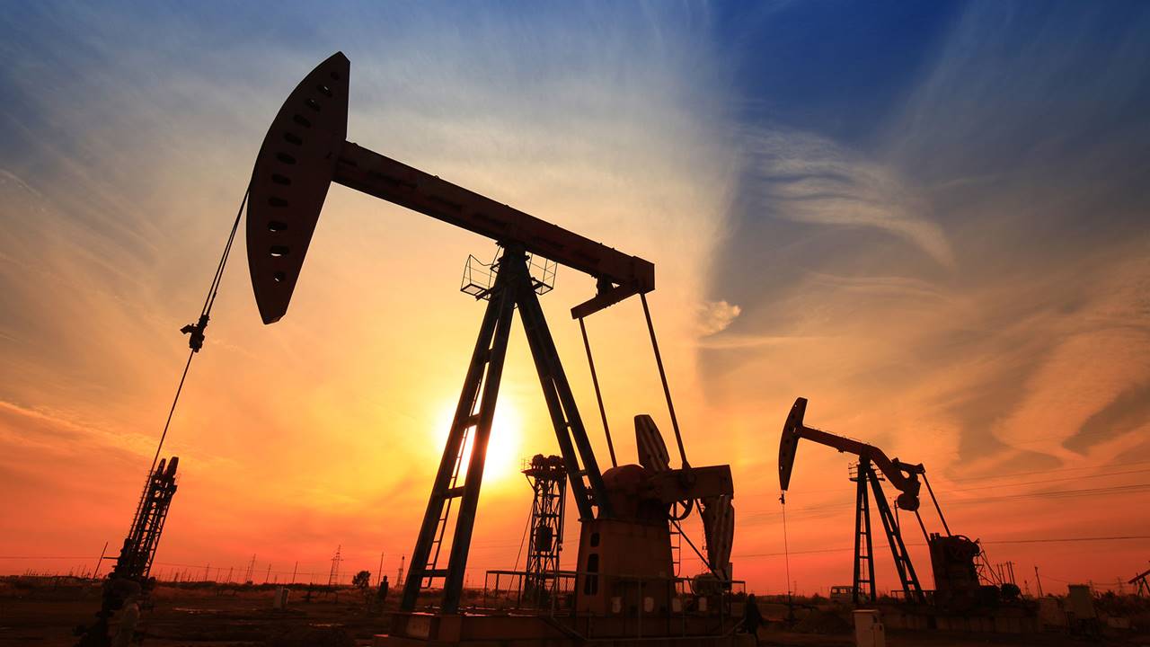 What does oil and gas insurance cover?