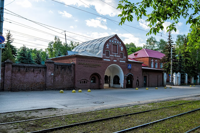 Вход на Бугровское кладбище