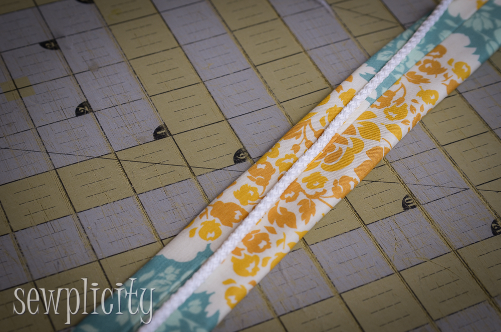 TUTORIAL: Corded Fabric Handles for Bag