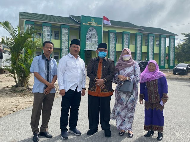 Anggota DPR-RI Asli Chaidir Kunjungi MTsN Kota Padang Panjang