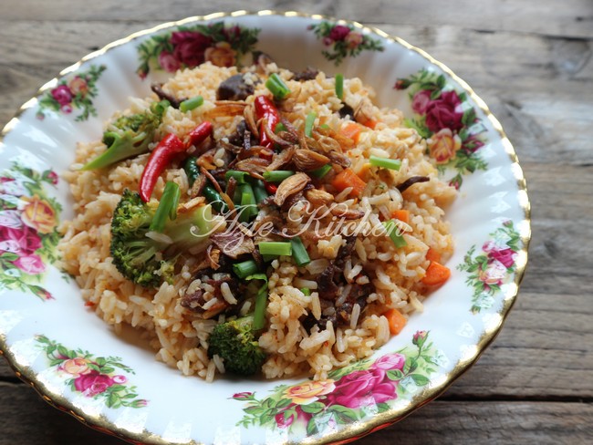 Nasi Goreng Daging Pekasam Dengan Beras Nagasari Import Era Azie Kitchen