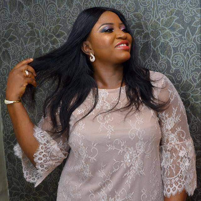 OLUFUNKE AJANAKU's Simple But Classy Style