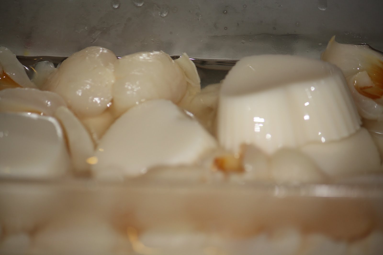 Azimah Kitchen: ROTI BAWEAN n PUDING TAHU @ LAICI