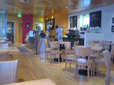 Finn's Cafe - interior