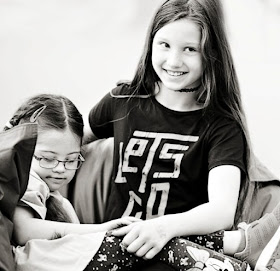 Jolina und Lou fotografiert von Jenny Klestil - Glück kennt keime Behinderung