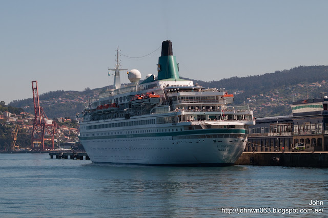 albatros, passengers ship, puerto de Vigo