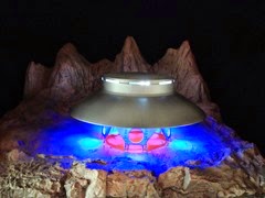 invadersflyingsaucer_simonmercs