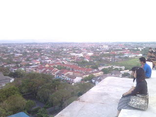 Pemandangan kota Makassar dari Menara Pinisi Universitas Negeri Makassar 2