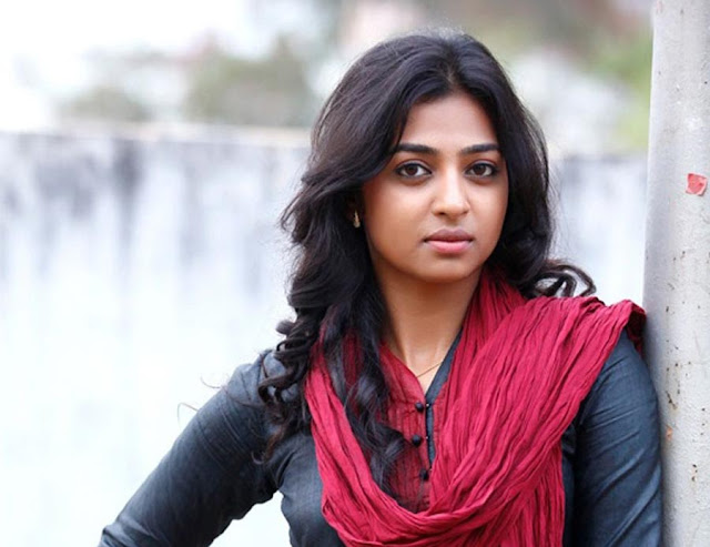  Radhika Apte Personal  Selfies Goes Viral On Net download....