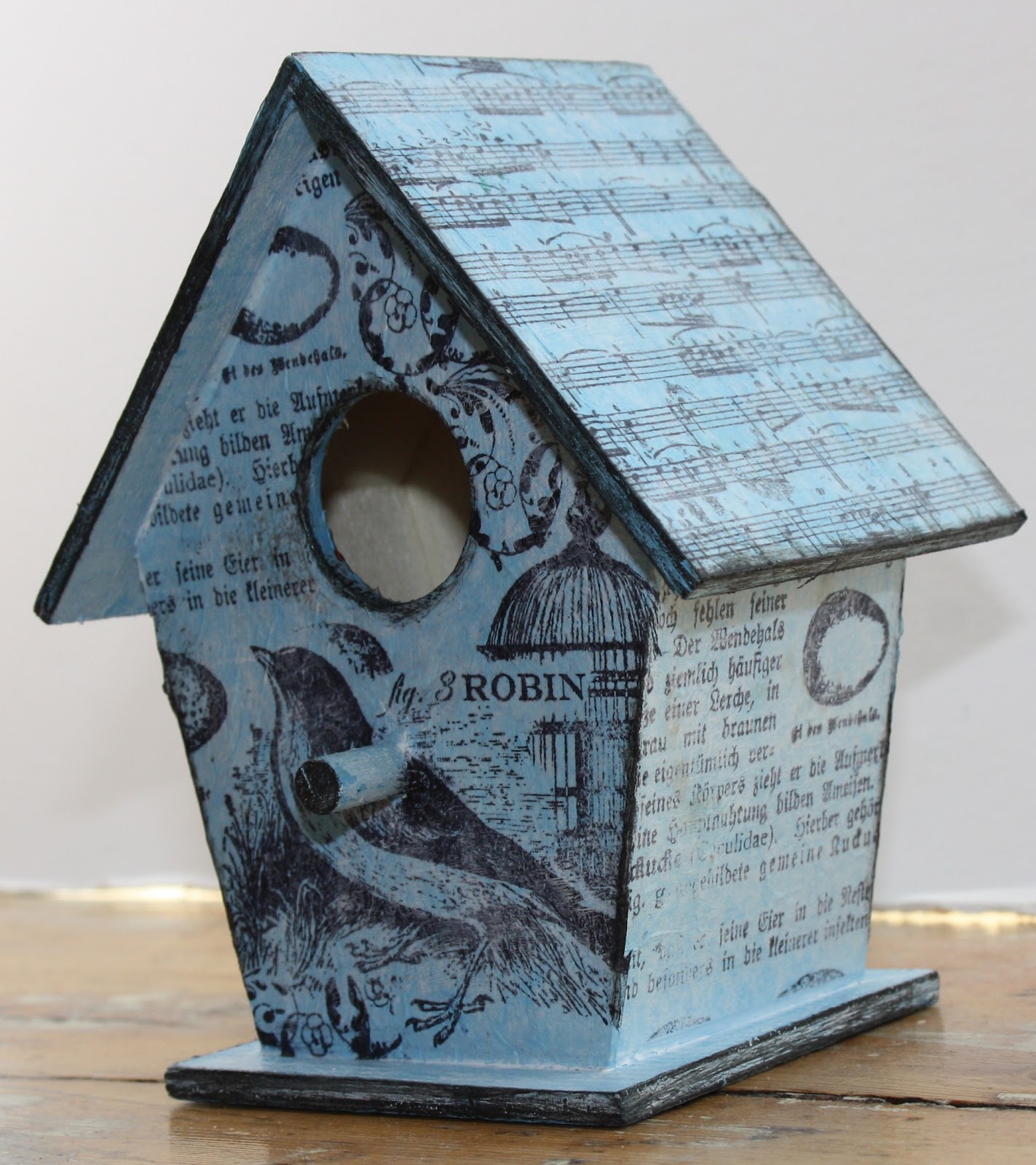 Carol Fox - WeLcOmE 2 mY wOrLd: Birds Of A feather Bird House