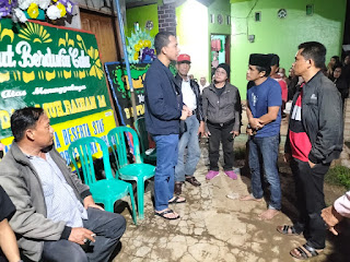 Turut Berduka Cita Atas Meninggalnya Personel, Kapolres Tana Toraja Melayat ke Rumah Duka Bripda Rayhan