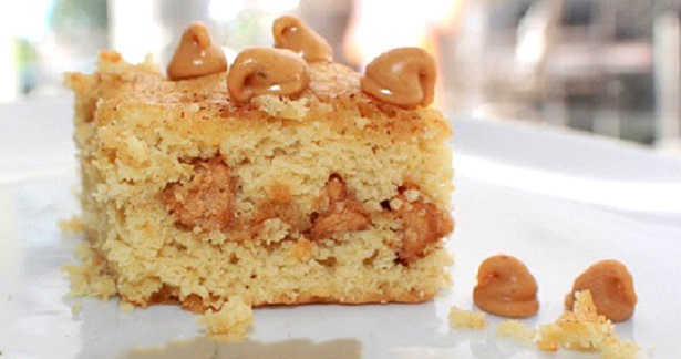 blondie bars with cinnamon sugar and butterscotch chips on top