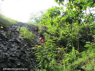 meniti batu gunung sepikul sukoharjo