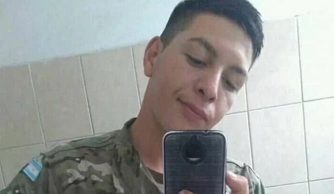 Asesinaron a un soldado voluntario que se resistió al robo de su moto