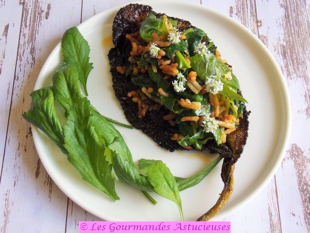 Riz aux épinards sur chips de bourrache (Vegan)