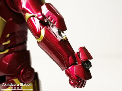 S.H.Figuarts Iron Man Mk VII + Hall of Armor de Avengers - Tamashii Nations