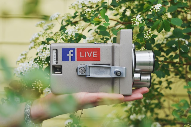 Use Social Media Live Videos to Boost Your Engagement: