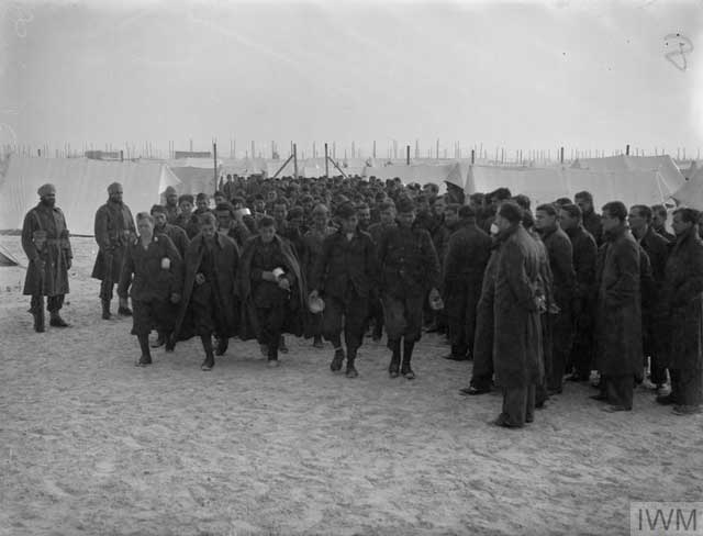 German POWs in North Africa, 30 December 1941 worldwartwo.filminspector.com