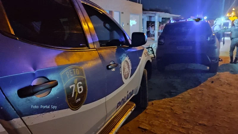 Homem é morto a tiros dentro de carro em frente ao próprio bar em Juazeiro (BA); outra pessoa ficou ferida