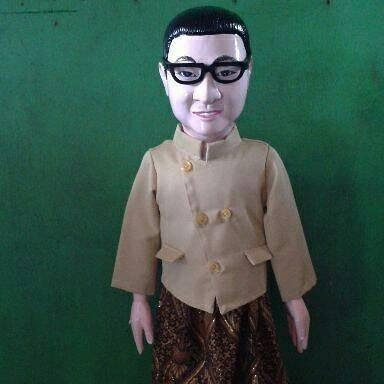 wayang golek custom karakter wajah : jasa pembuatan & pengrajin wayang golek