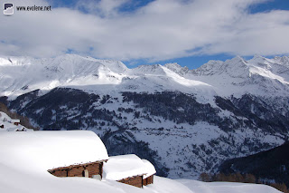 Toits sous la neige - Mayens de la Coutaz - janvier 2012