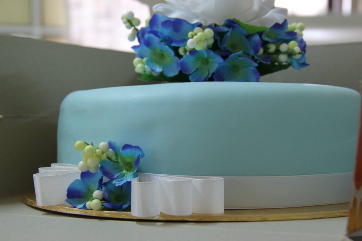 Baby blue wedding cake at Block C Ampangan
