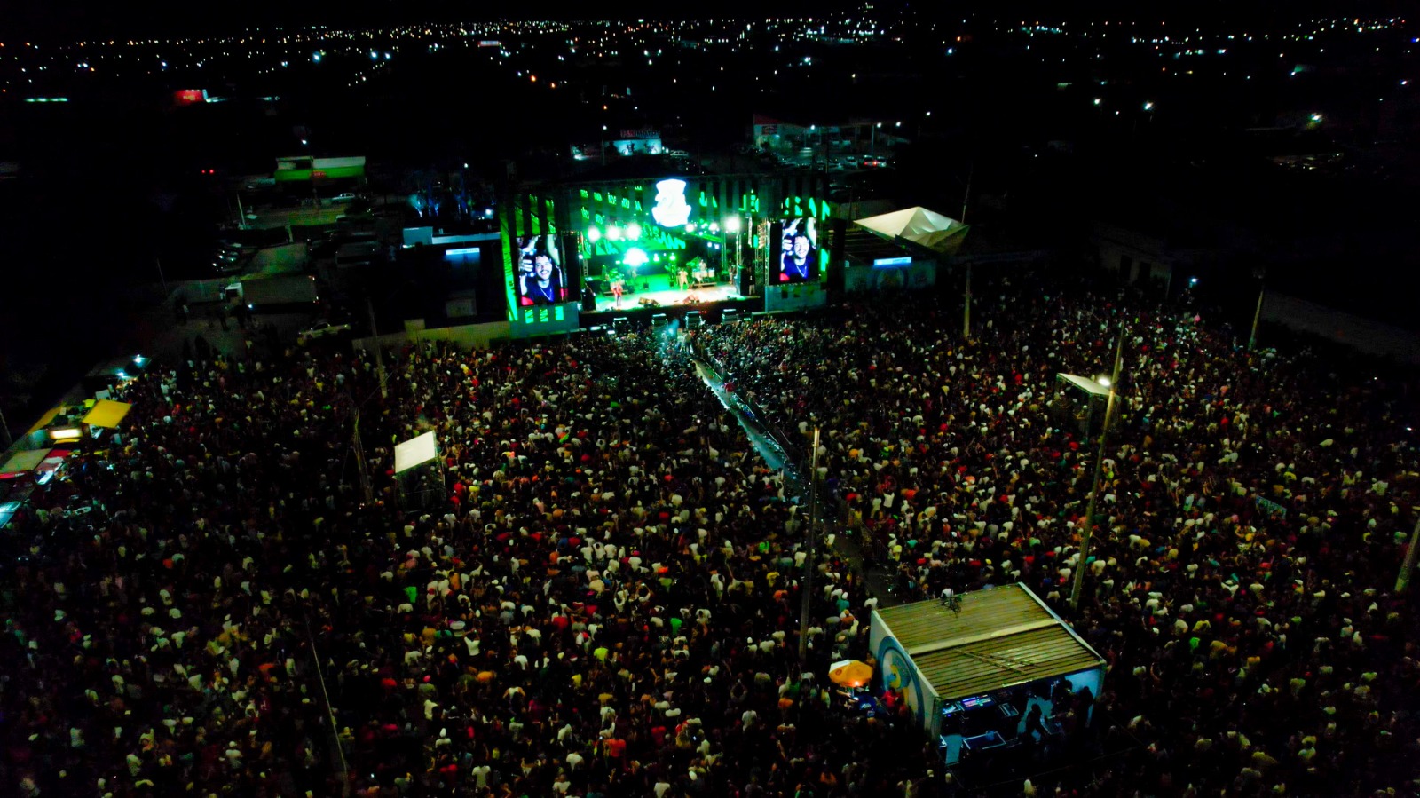 FESTA DE ANIVERSÁRIO DE LUÍS EDUARDO MAGALHÃES REÚNE CERCA DE 35 MIL PESSOAS