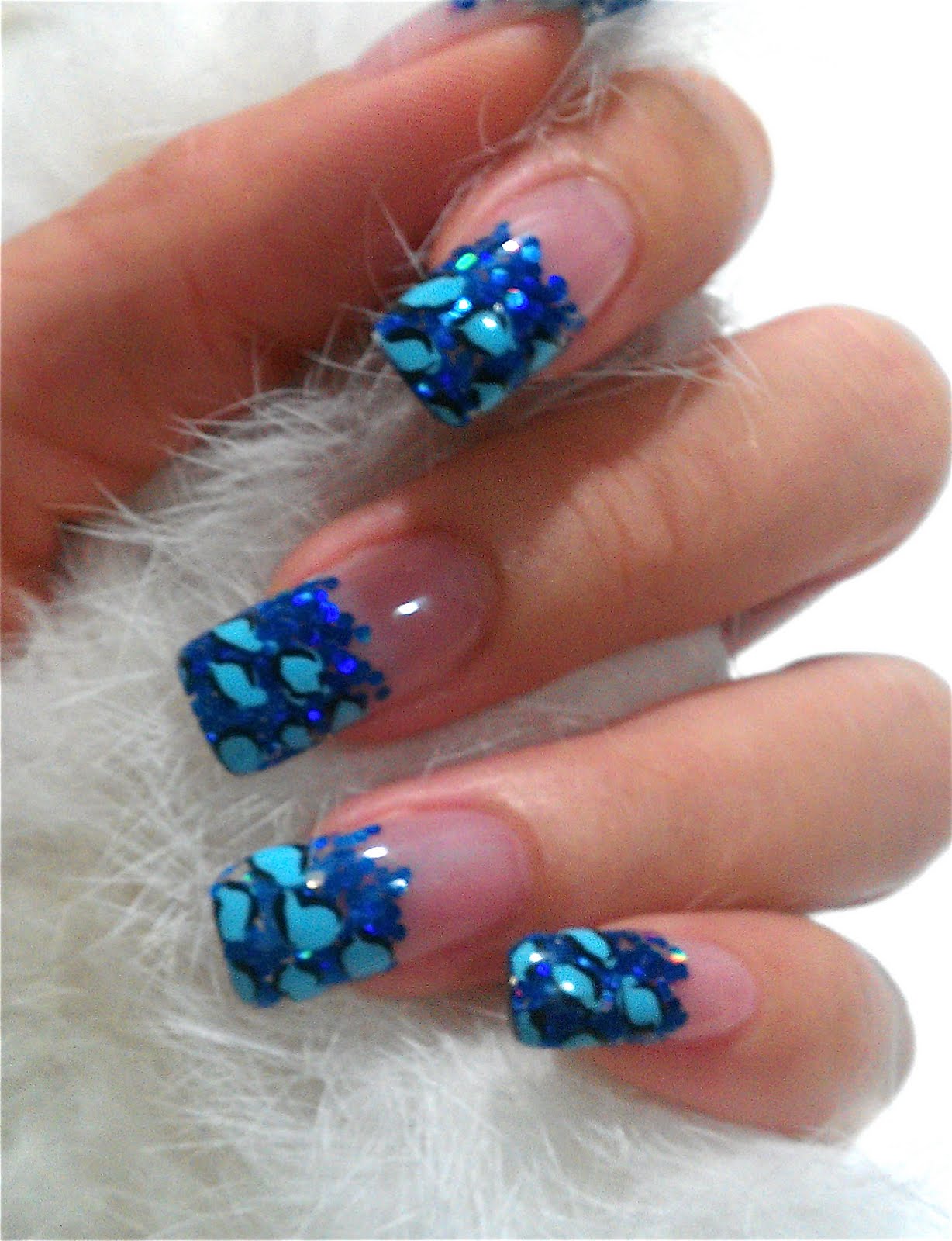 The Clover Beauty Inn: NOTD: Blue Glitter Leopard Print Gel Nails