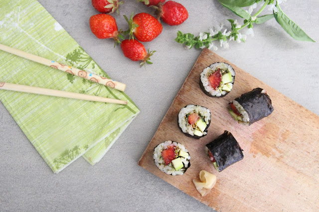 Cuillère et saladier : Makis de printemps : fraises, pesto, courgettes