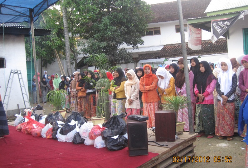 Pondok Pesantren Annuqayah: Lubangsa Putri Rayakan Maulid Nabi