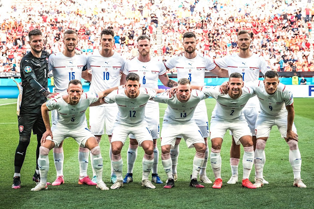 SELECCIÓN DE REPÚBLICA CHECA. Temporada 2020-21. Tomáš Vaclík, Tomáš Souček, Patrik Schick, Tomáš Kalas, Ondřej Čelůstka, Antonín Barák. Vladimír Coufal, Lukáš Masopust, Petr Ševčík, Pavel Kadeřábek, Tomáš Holeš. SELECCIÓN DE REPÚBLICA CHECA 2 SELECCIÓN DE PAÍSES BAJOS 0. 27/06/2021. Eurocopa 2020, 16ª edición, octavos de final. Budapest, Hungría, Puskás Arena. GOLES: 1-0: 67’, Holes. 2-0: 79’, Schick.