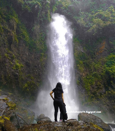 [http://FindWisata.blogspot.com] Mengeksplor Pesona Keindahan Air Terjun Lembah Pelangi Tanggamus