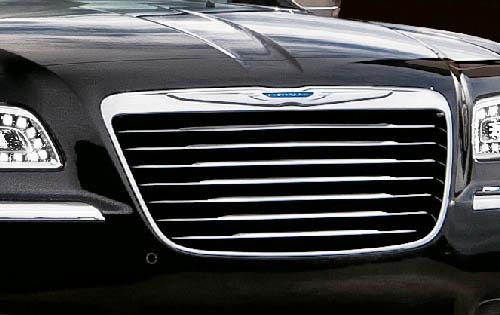 2011 Chrysler 300 C Front Grille and Badging