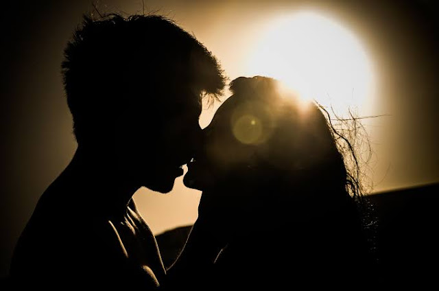 Spoiler??? Avoid kissing and hugging on Valentine – Expert warns