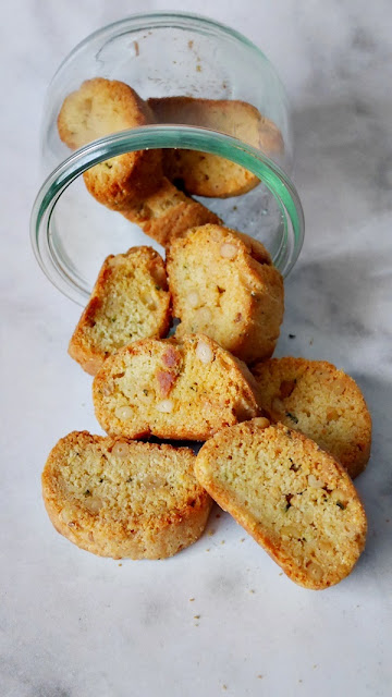 Cantuccini al formaggio, Cantuccini mit Käse