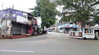 Udawalwe junction in Embilipitiya - Pelmadulla road
