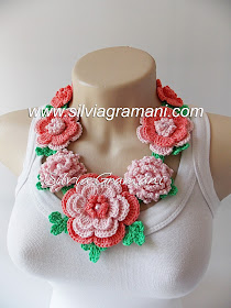 colar de croche, colar de croche com flores