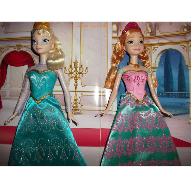 Poupées Barbie La Reine des Neiges : Reine Elsa et sa soeur, la Princesse Anna. Version en robes pastelles.