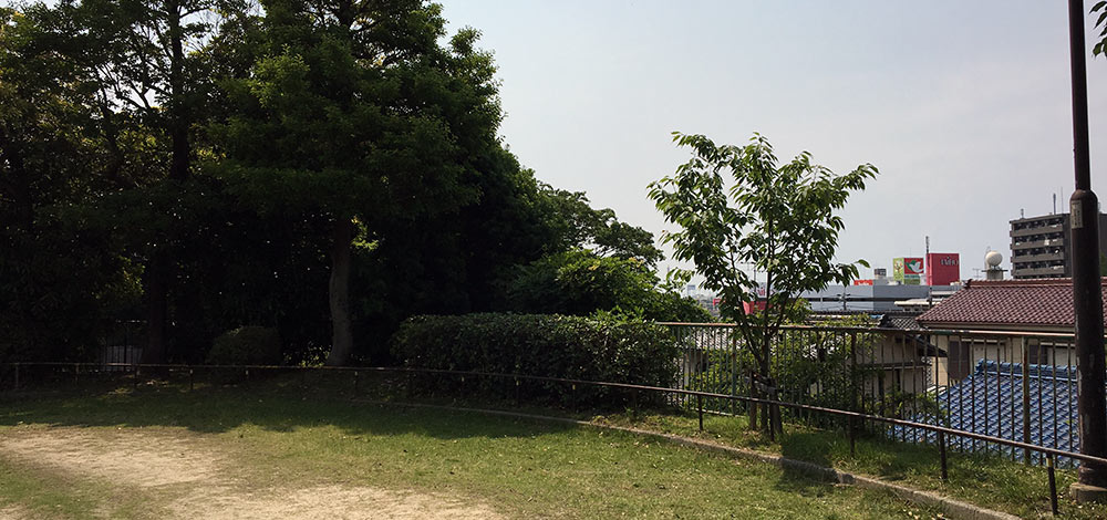 鳴海城跡公園から名古屋市街地を望む（2017年6月10日撮影）