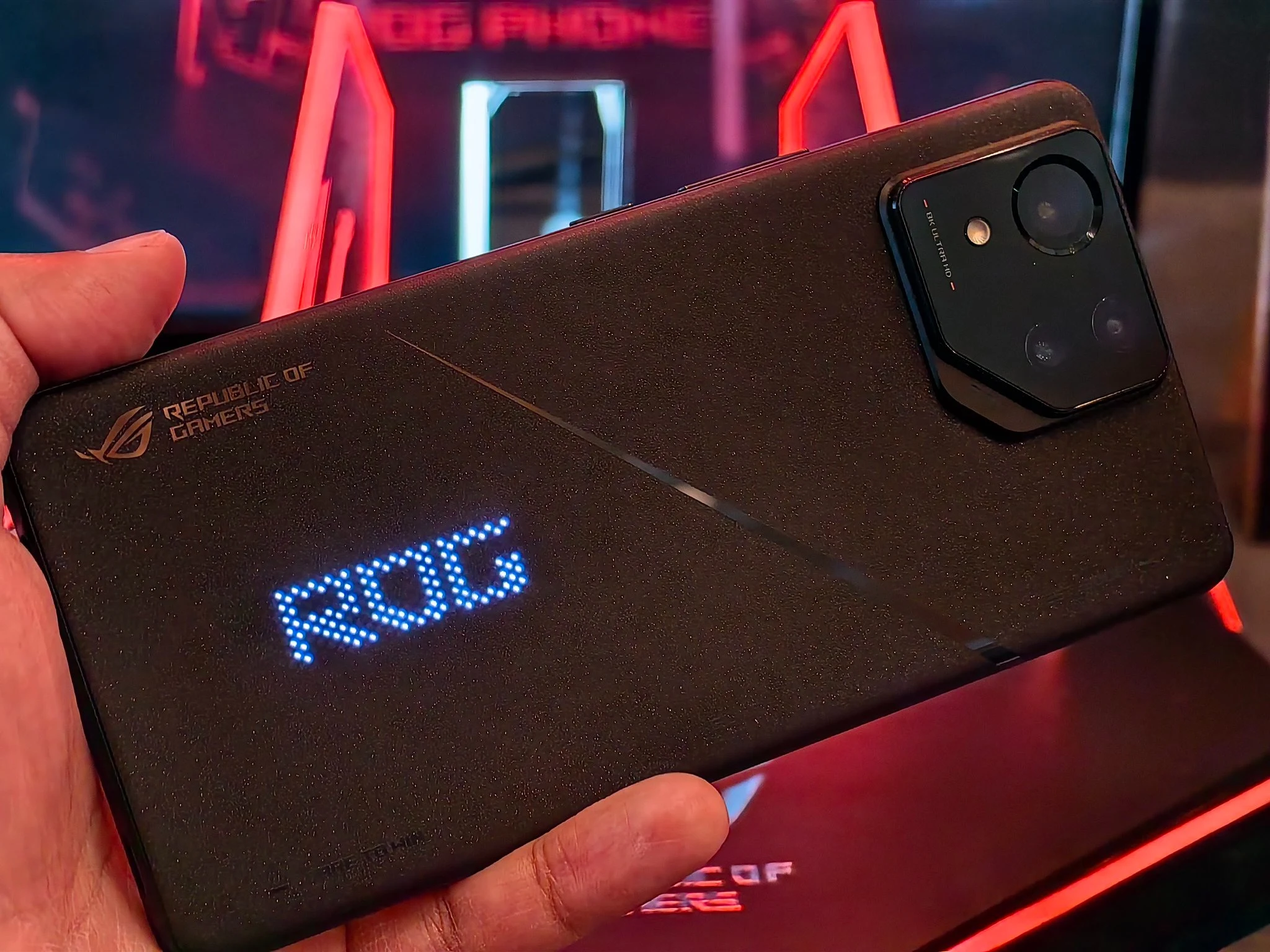 Asus ROG Phone 8 Pro officially unveiled: A Gaming Powerhouse with Cutting-Edge Features