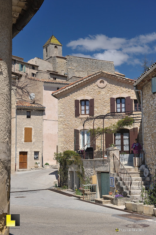 la petite place d'aurel photo pascal blachier au delà du cliché