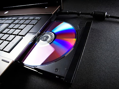 DVD DRIVE laptop tidak mau membaca saat dimasukkan DVD