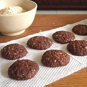 Chocolate Rolled Oat Cookies @ treatmtrick.blogspot.com 