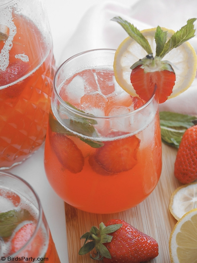 Limonade aux Fraises - facile, rapide et délicieuse, ce cocktail avec ou sans alcool, est l'apéritif parfait pour les soirées d'été!