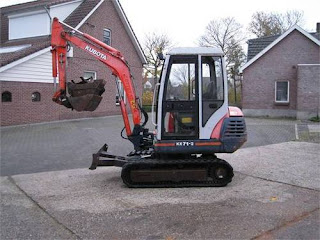 Kubota KX71-2 digger