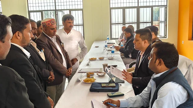 संपूर्ण समाधान दिवस: नौगढ़ तहसील में जिलाधिकारी-पुलिस अधीक्षक ने सुनी फरियादियों की समस्याएं, निस्तारण के दिए निर्देश