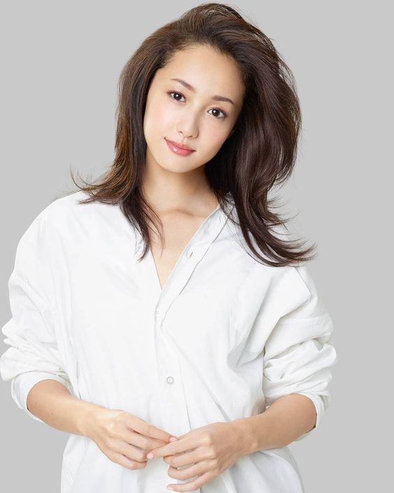 Erika Sawajiri (沢尻エリカ) - Aktris Jepang