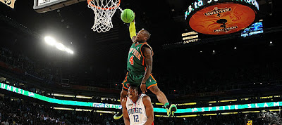 Nate leaps over Dwight Howard to capture slam dunk crown